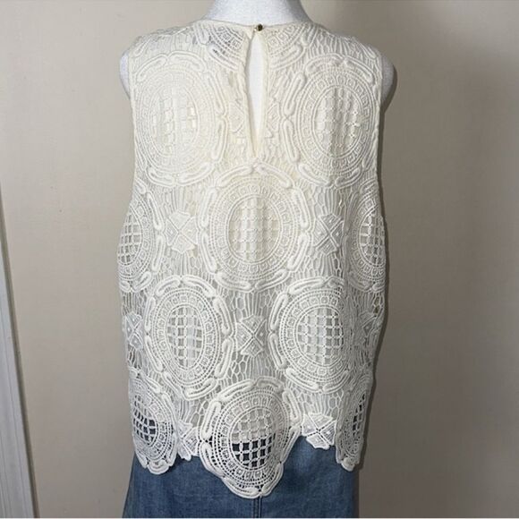 BR L Luxury Elegant Ivory Crochet Lace Back Button Keyhole Sleeveless Shell - Picture 3 of 15